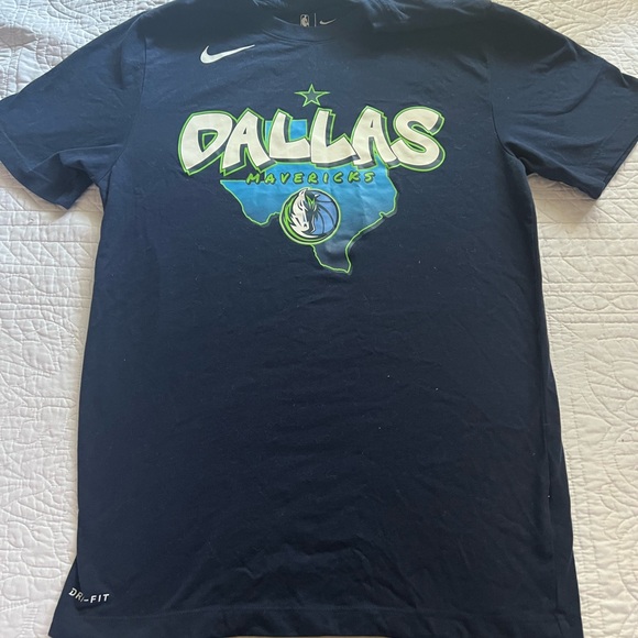 Nike Men’s Small Dallas Mavericks Dri-FIT Athletic Shirt - Picture 1 of 3